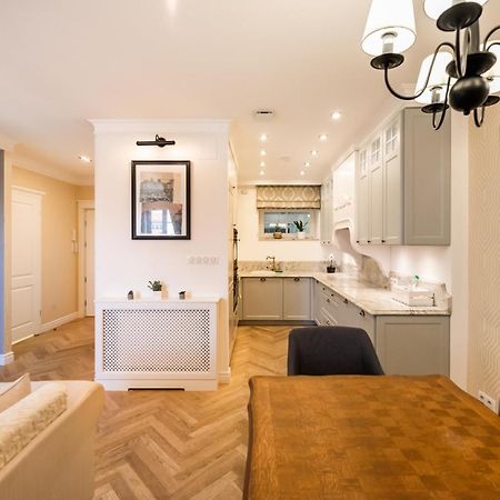 Lovely Apartment In The Heart Of Warschau Exterior foto